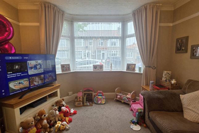32, Loudon Avenue, Coventry photo 5