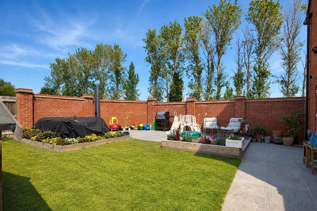5, Warren End, Hatfield Peverel, Chelmsford photo 4