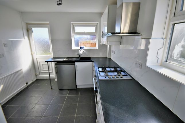 8, Oakfield, Wrexham photo 4