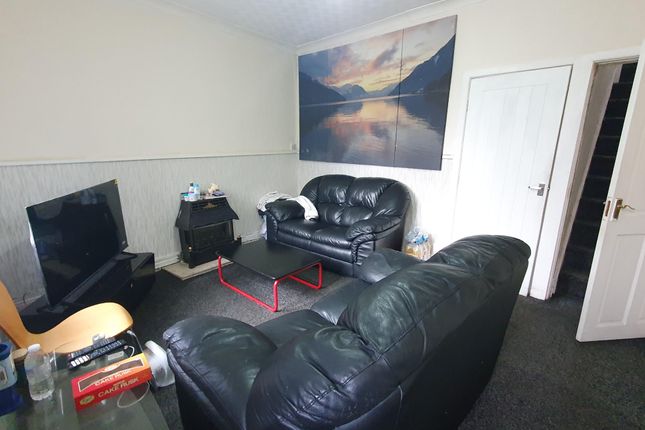 68, Willow Street, Bradford photo 4