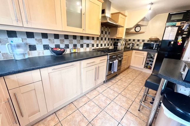 76, Spring Parklands, Dudley photo 4