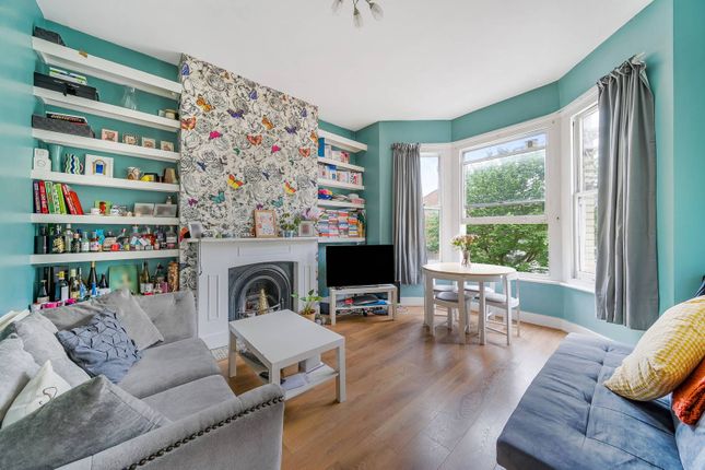 Flat for sale in Sandmere Road, Clapham North, London