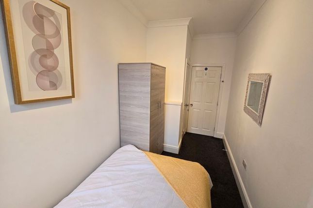 Room to rent in Birches Head Road, Northwood, Stoke-On-Trent