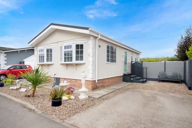 Thumbnail Mobile/park home for sale in Riverview, Church Laneham, Retford