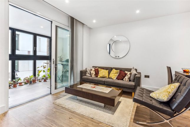 Flat for sale in Wiverton Tower, 4 New Drum Street