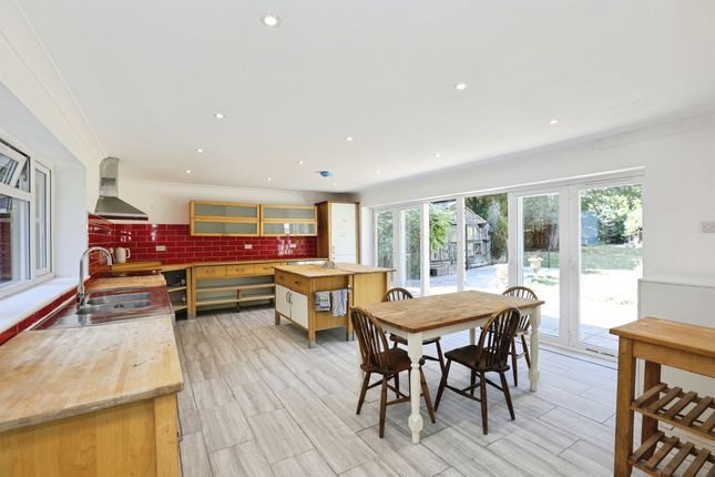 Brooknook, Lake View Road, EAST GRINSTEAD photo 4