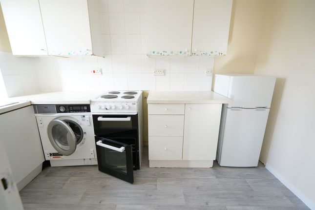 29 Hove Close, Grays photo 3