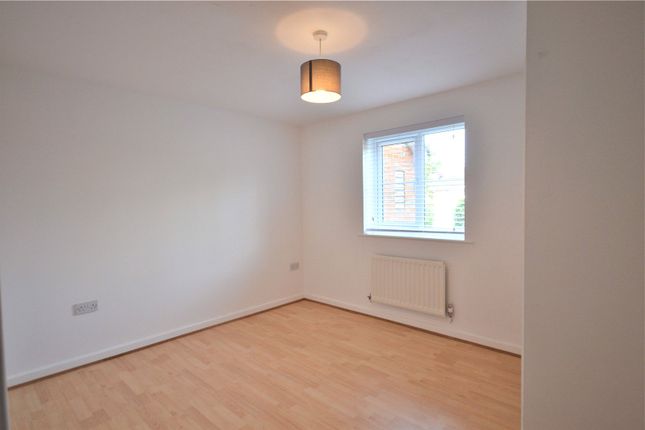 27, Royal Huts Avenue, Surrey photo 5