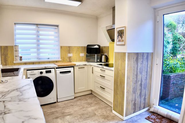 32 Highfield Crescent, Blackwood photo 3