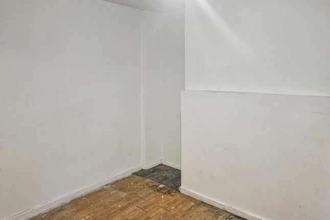 2 Upper Woodview Place, Leeds, LS11 6JZ, 2 Upper Woodview Place, Leeds, LS11 6JZ, Leeds photo 2
