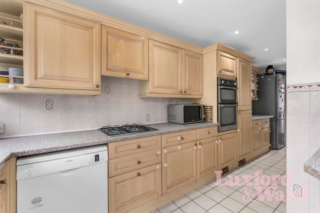18, Fallowfield, Welwyn Garden City photo 4
