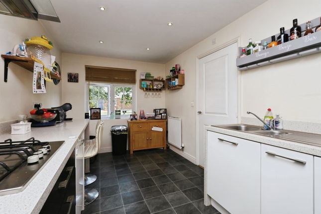 15, Hastings Crescent, Hailsham photo 4