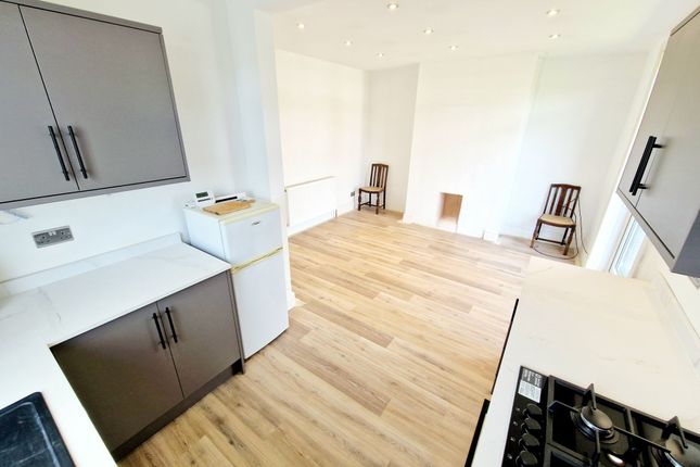 353 Bury New Road, Manchester photo 5