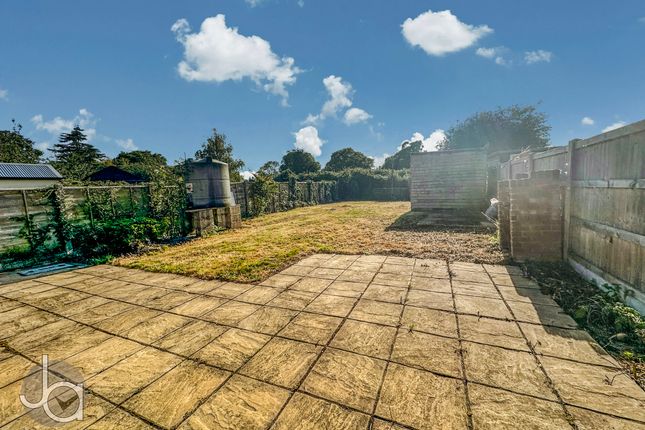 Willow Lodge, Tendring Road, Clacton photo 2