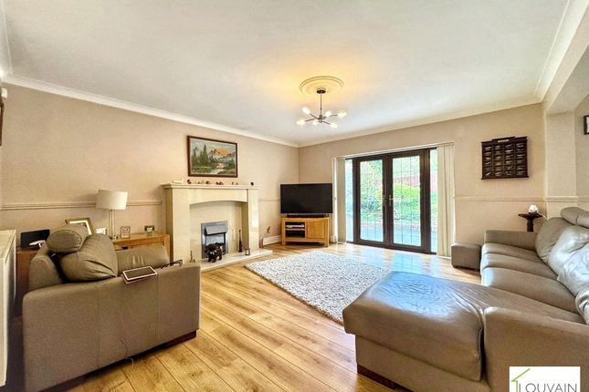5 Rose Farm Bungalows, Tredegar photo 2
