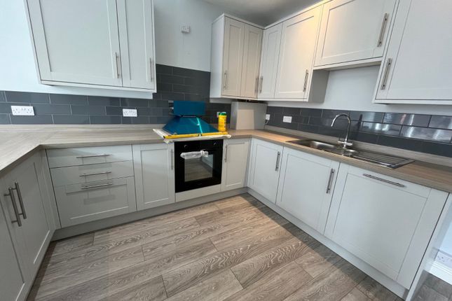 Ash Road, Leeds photo 5