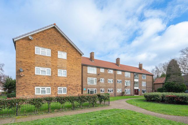 Flat for sale in Ryder Close, Bromley