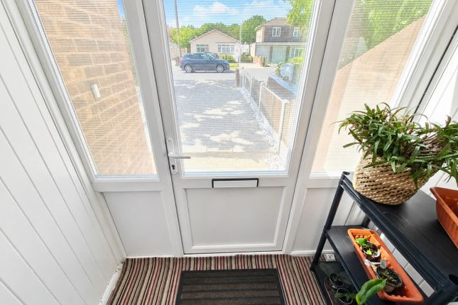 128, Plumberow Avenue, Hockley photo 3