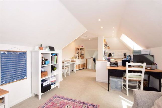 Flat to rent in St. Pancras, Chichester