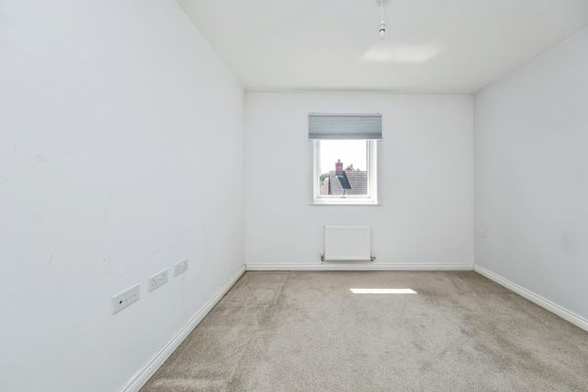 Flat 7, 63, Santa Cruz Avenue, Newton Leys, Milton Keynes photo 4