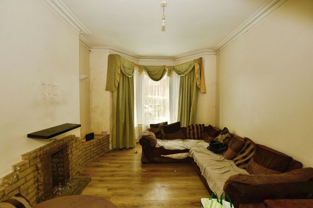 40, Radnor Park Crescent, Kent photo 2