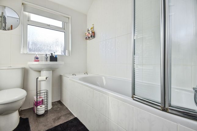 8, Croft Street, Lancashire photo 2