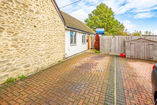 Thumbnail Bungalow for sale in Main Street, Fringford, Bicester