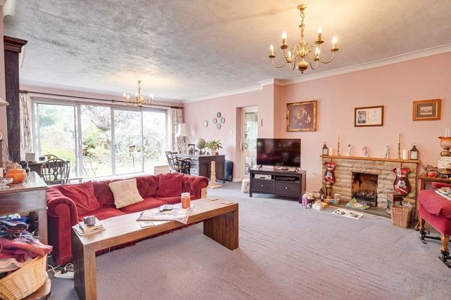 47, Sheering Lower Road, Sawbridgeworth photo 2