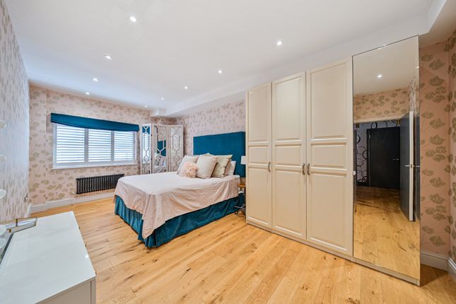 Flat 3, Export House, 168, Tower Bridge Road, London photo 4