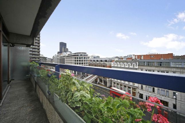 Flat 118, John Trundle Court, Barbican, London photo 4