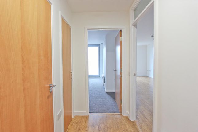 30, Emily Duncan Place, London photo 3