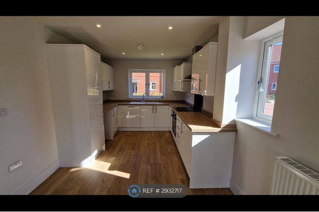 Blackburn Court, Coningsby, Lincoln photo 3