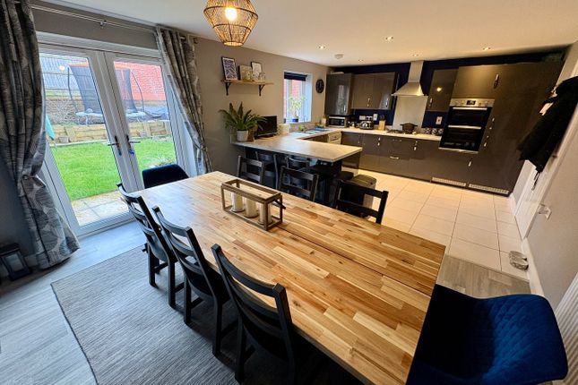 24, Crowfoot Way, Leicester photo 3