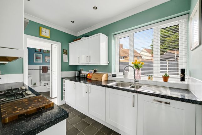4 Lambarde Avenue, London photo 4