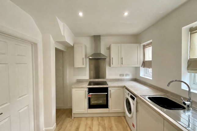 27, Allendale Avenue, Nottingham photo 2