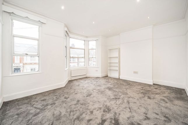 2-bed flat on Mortimer Road, London, £2,750/mo