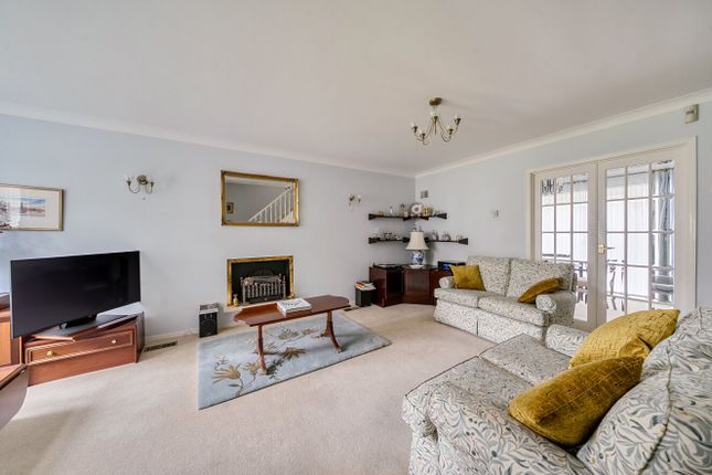46, Mayfield Gardens, Surrey photo 4