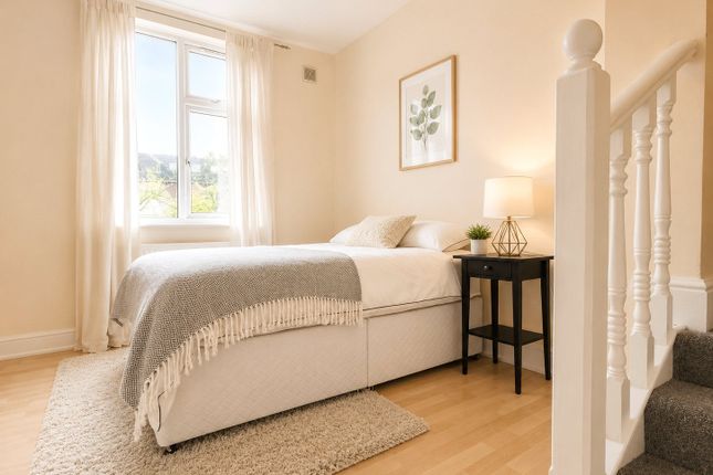 Flat B, 31, Heathfield Park, Willesden Green photo 3