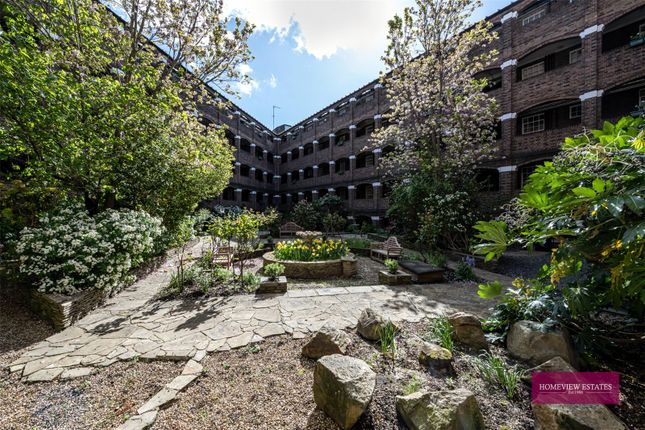43, Hillsborough Court, London photo 5