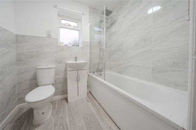 12, Plane Tree Croft, West Yorkshire photo 4