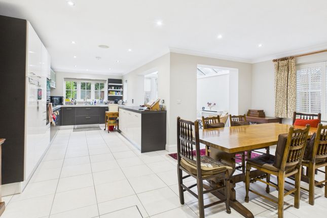 53A, Warwick Road, Buckinghamshire photo 2