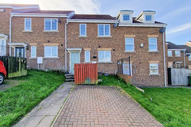Terraced house to rent in Masseys View, Blaydon-On-Tyne