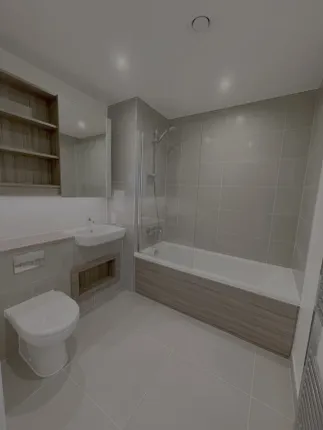 15 Starling Court, 1 Nest Way, London photo 4
