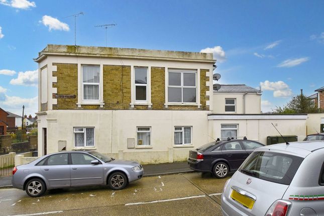 Thumbnail Flat to rent in St. Johns Road, Ryde