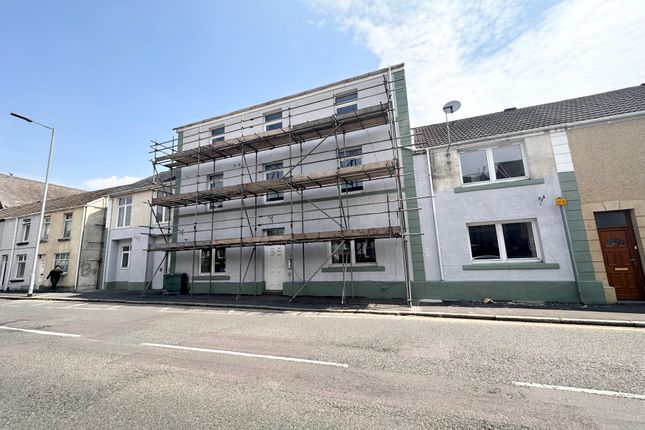 Thumbnail Flat to rent in Neath Road, Plasmarl, Swansea