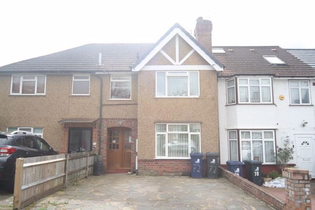 Thumbnail Maisonette to rent in Drew Gardens, Greenford