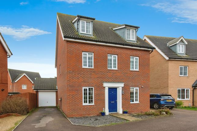 Thumbnail Detached house for sale in Curlew Close, Stowmarket