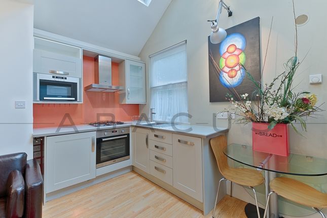 Flat to rent in St Pauls Avenue, Willesden Green