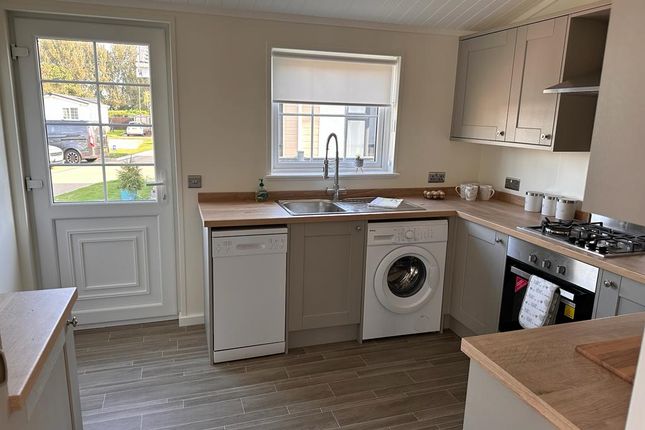 Mobile/park home for sale in Rookery Drove, Beck Row, Bury St. Edmunds