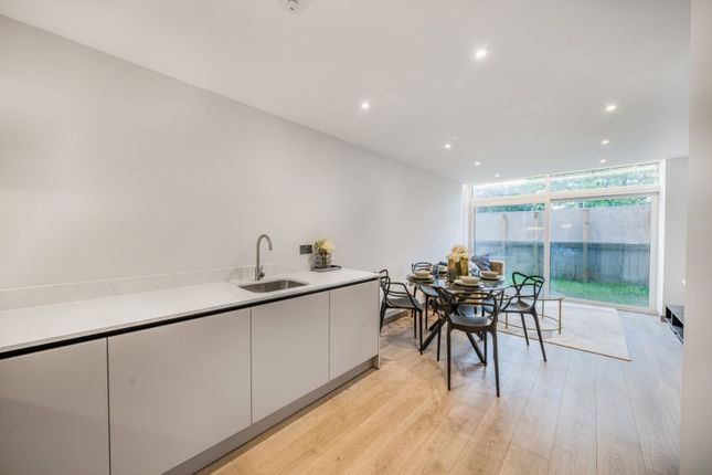 19 Phoenix House, Pyrford Road, West Byfleet photo 2